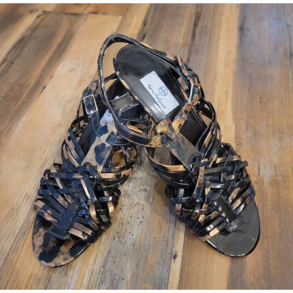 Hot in Hollywood Tortoise Shell Strappy Sandals Size 8.5 Med